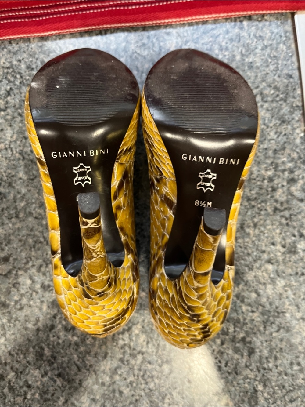 Gianni Bini Yellow Snake-Print Pointed Toe Pump - Picture 4 of 5